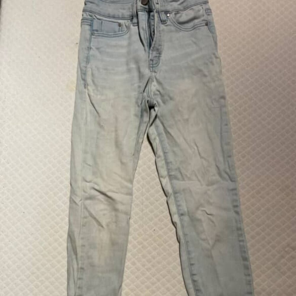 **SOLD**RW&CO Lightwash denim women's skinny jeans